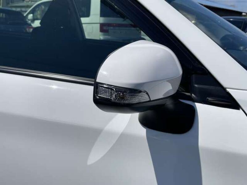 COROLLA AXIO