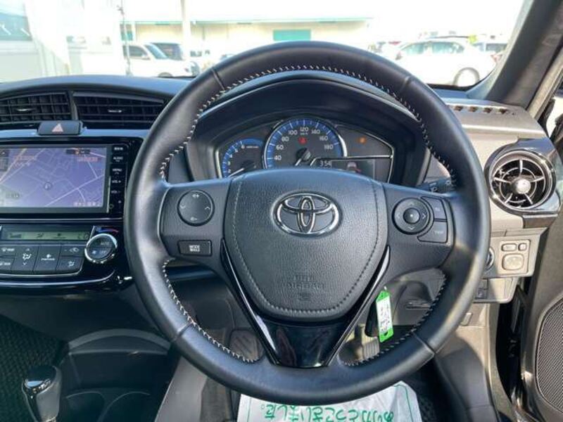 COROLLA AXIO