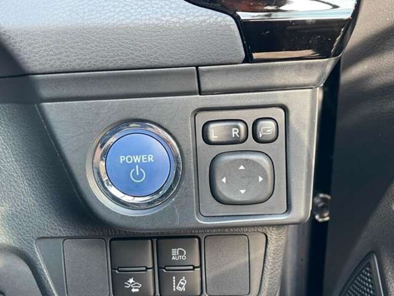 COROLLA AXIO