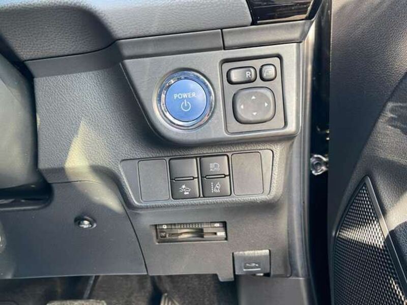 COROLLA AXIO