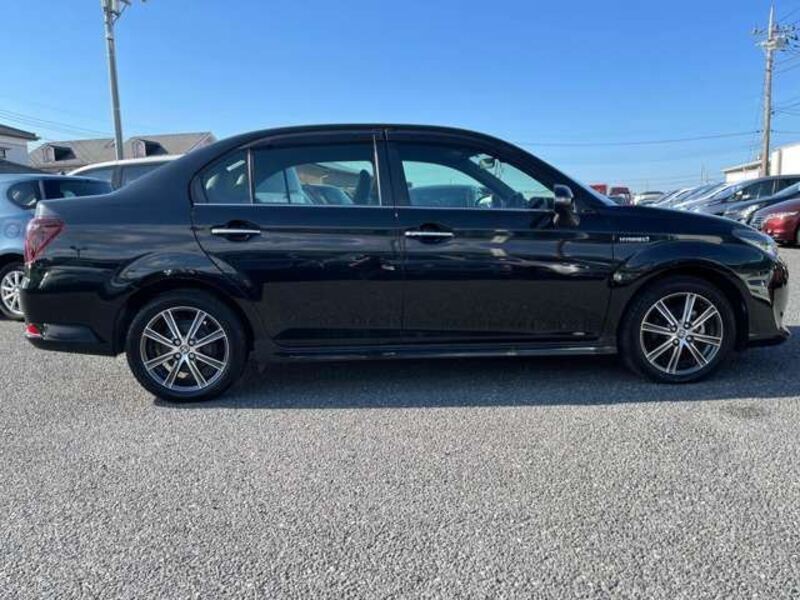 COROLLA AXIO