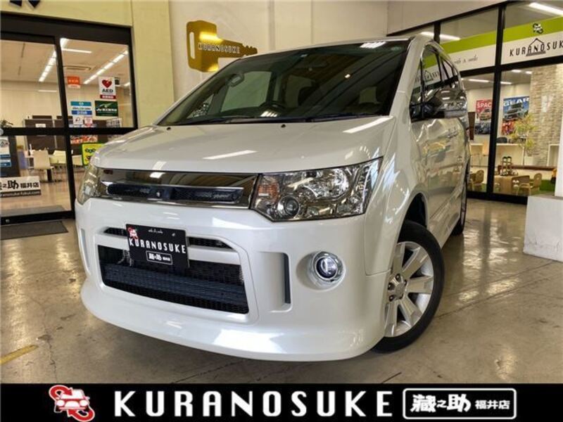 MITSUBISHI DELICA D5