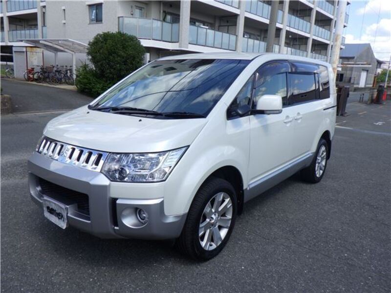 MITSUBISHI DELICA D5