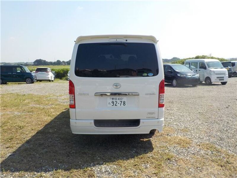 HIACE VAN