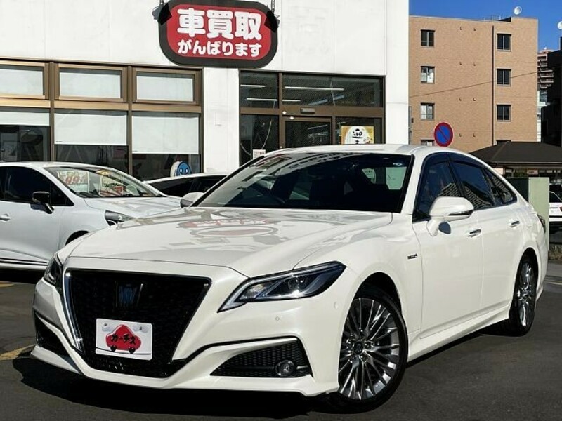 Toyota crown azsh20