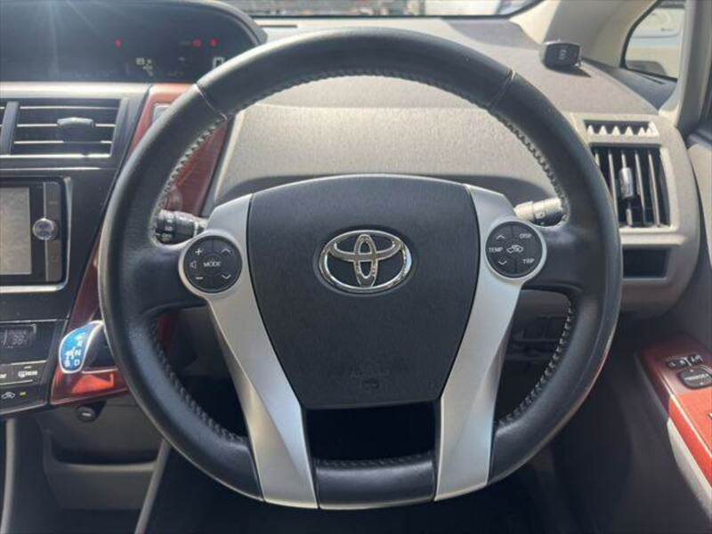 PRIUS ALPHA