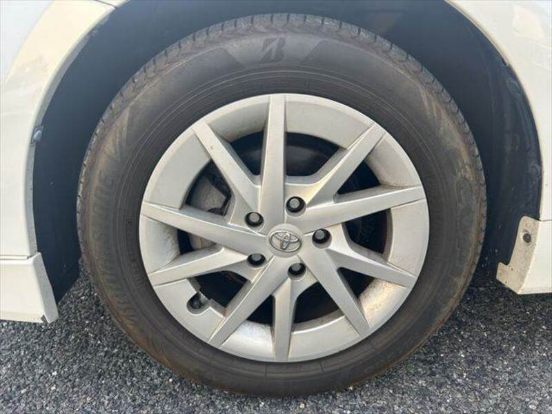 PRIUS ALPHA