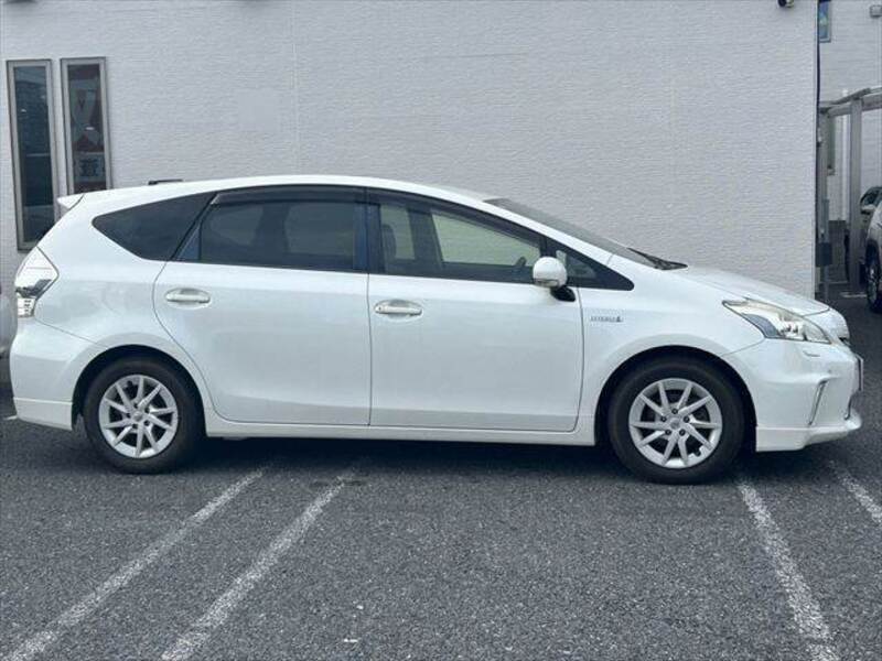 PRIUS ALPHA
