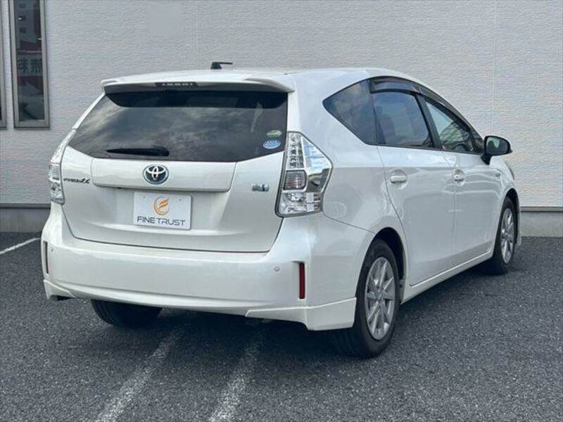 PRIUS ALPHA
