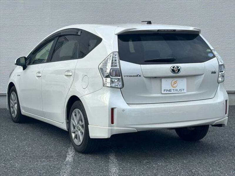 PRIUS ALPHA