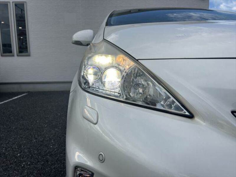PRIUS ALPHA