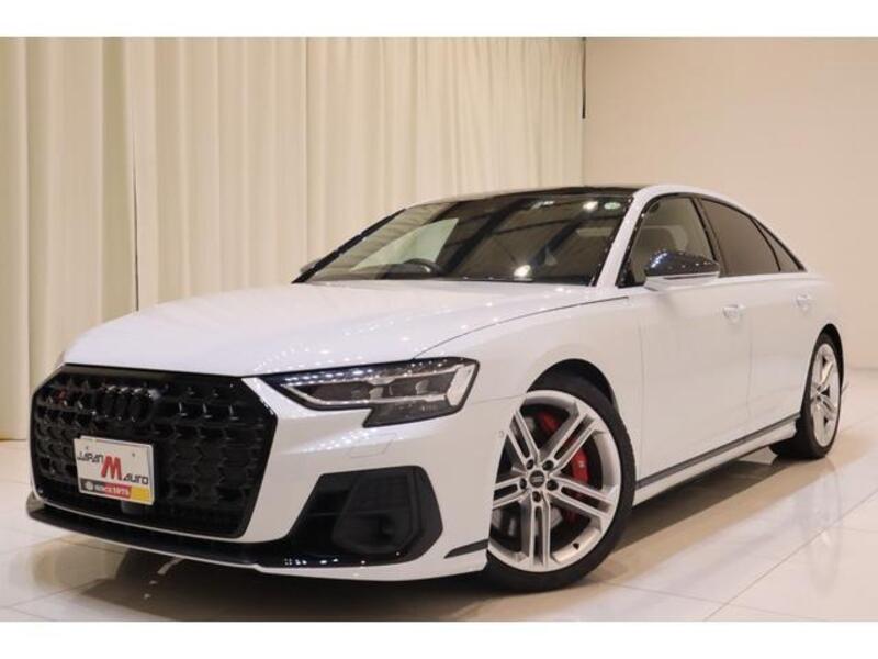 AUDI S8