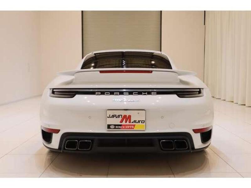 911