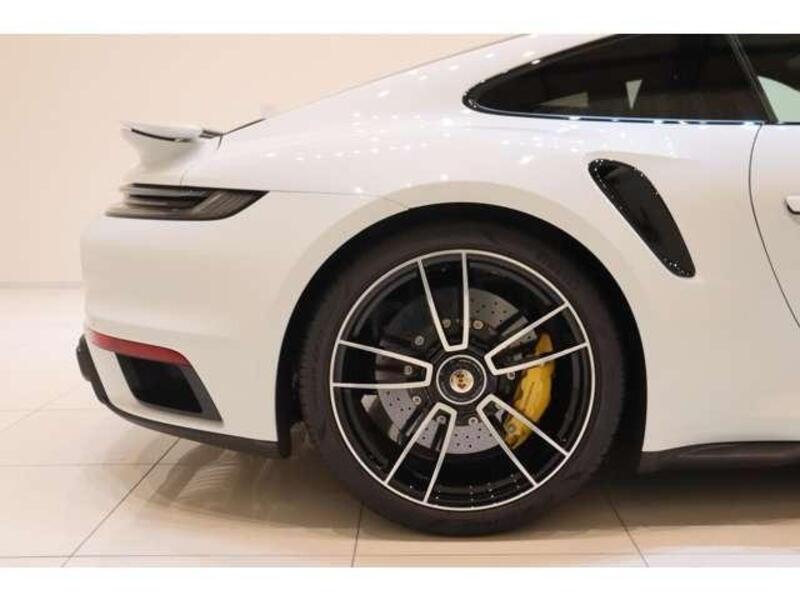 911