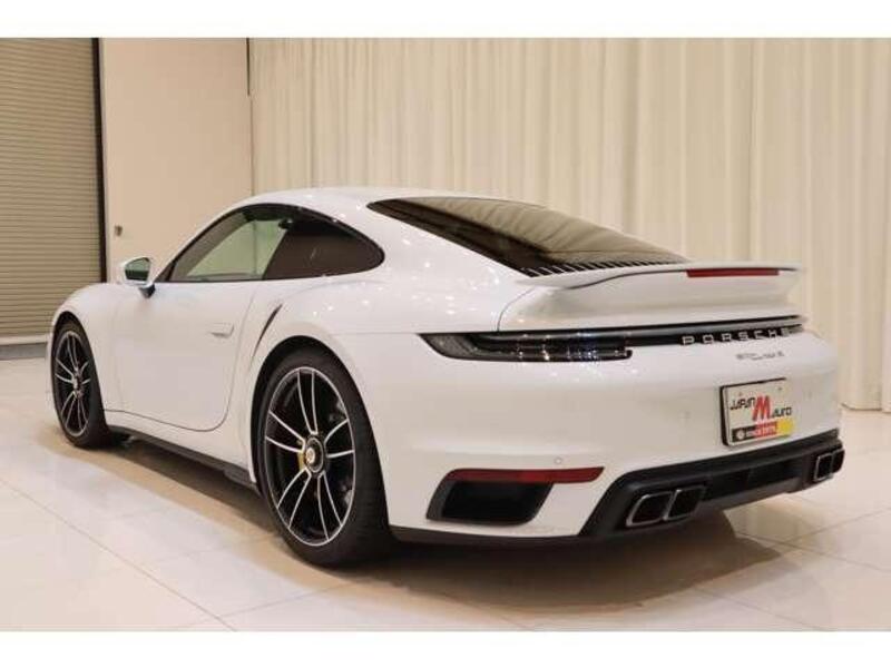 911