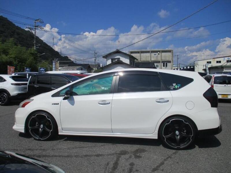 PRIUS ALPHA