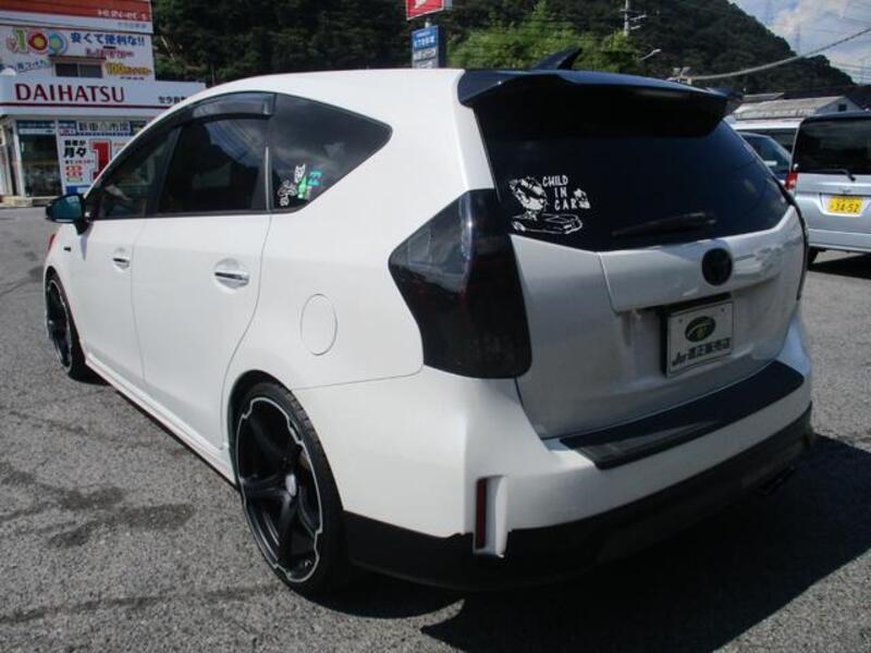 PRIUS ALPHA