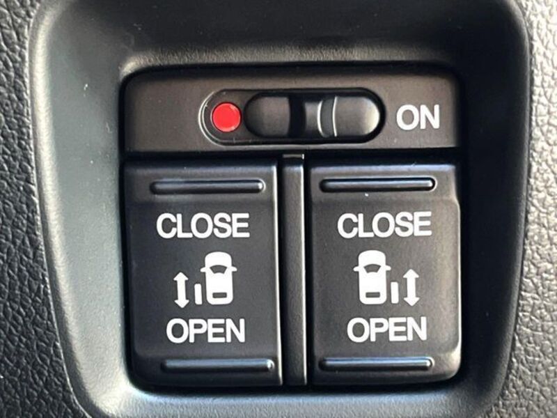 N BOX