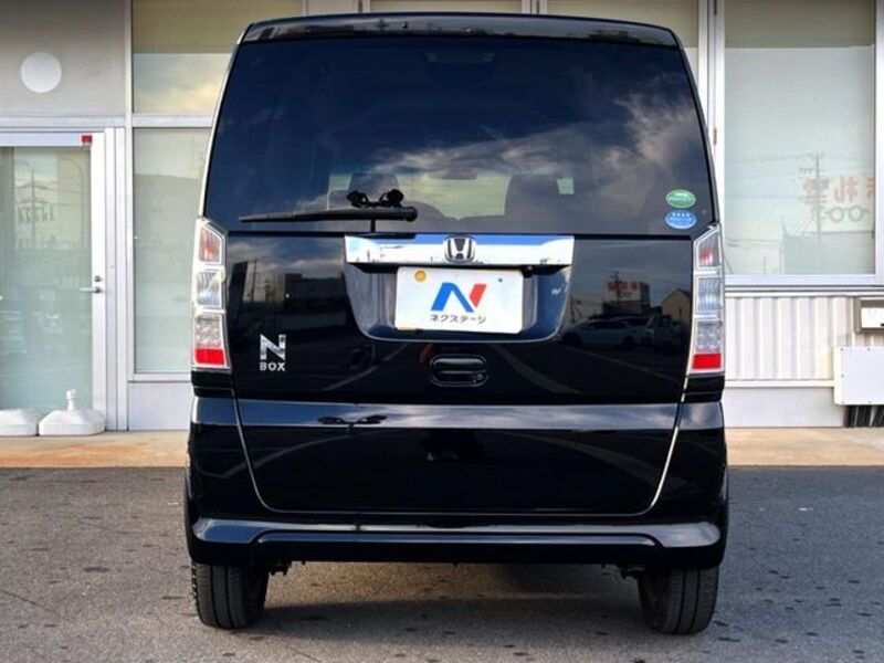 N BOX