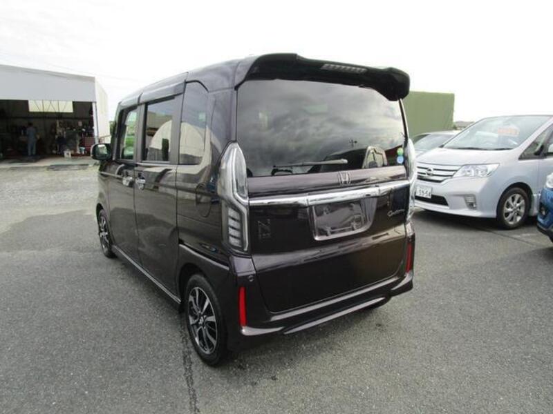 N BOX CUSTOM