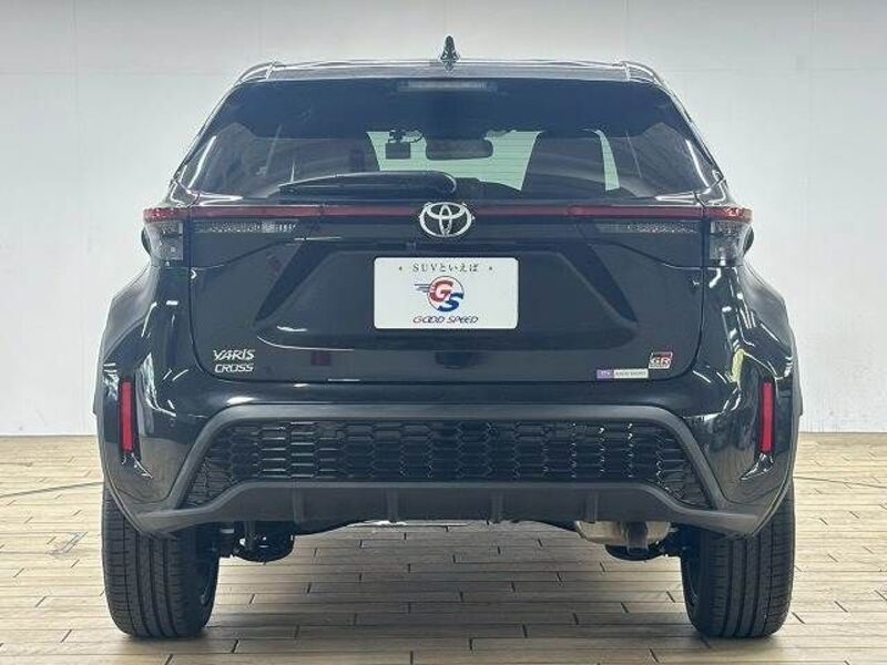 YARIS CROSS