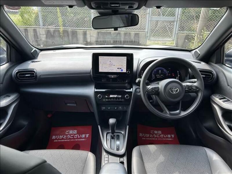 YARIS CROSS