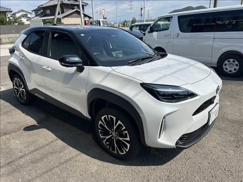 YARIS CROSS
