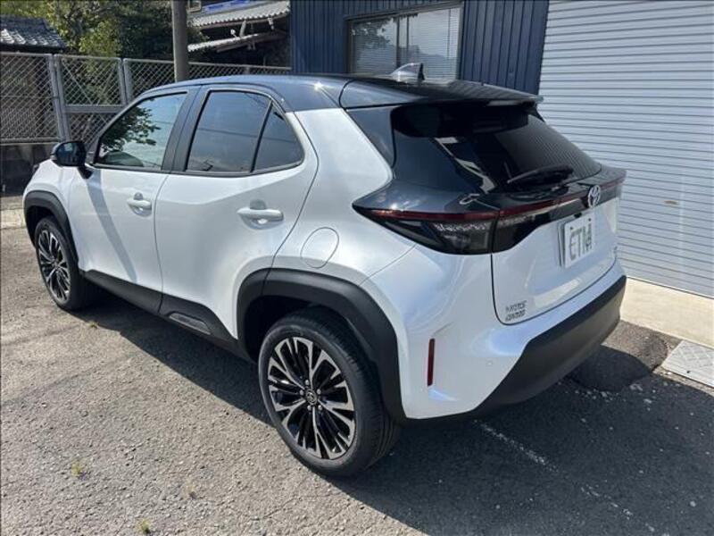 YARIS CROSS