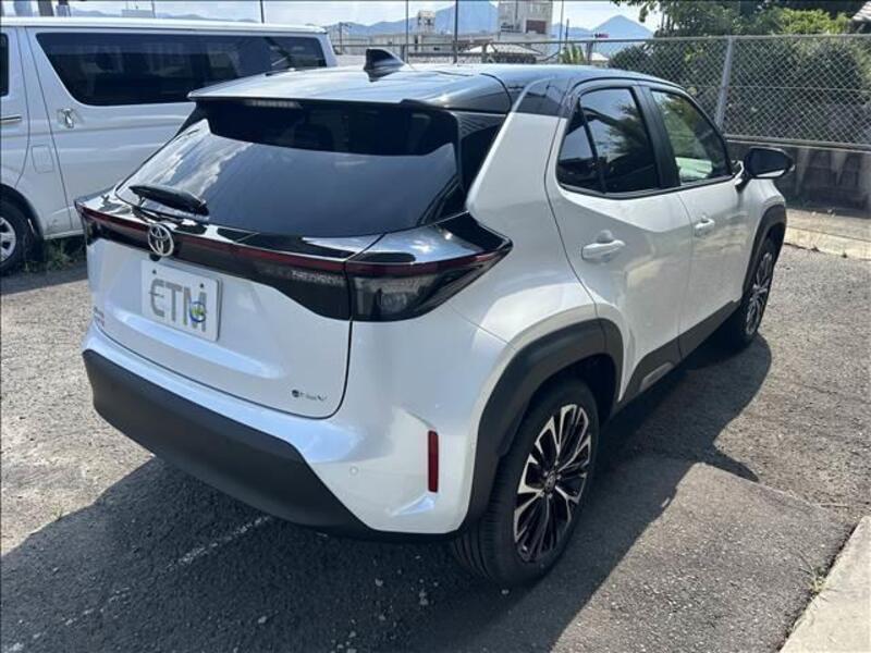YARIS CROSS