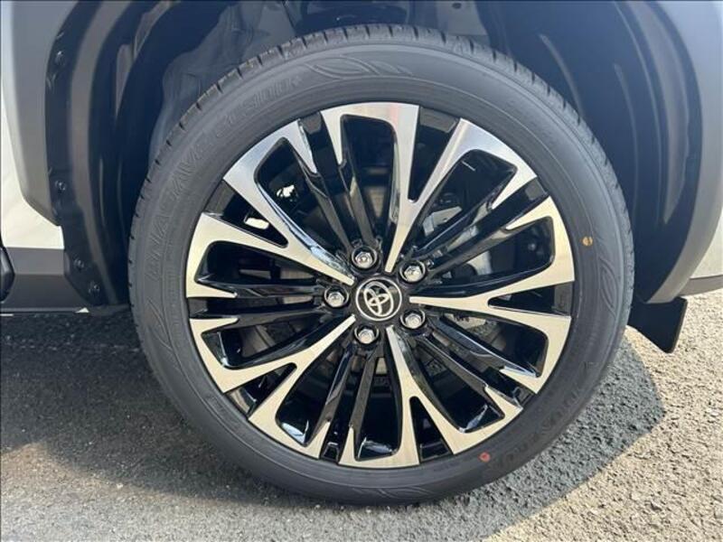 YARIS CROSS
