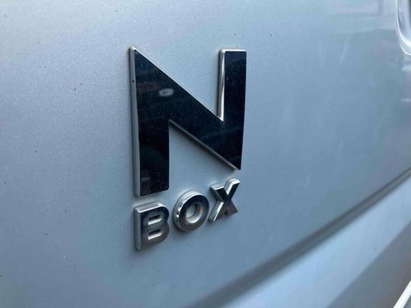 N BOX