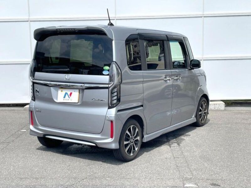 N BOX CUSTOM
