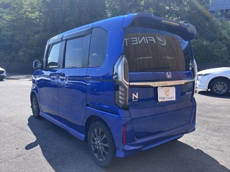 N BOX CUSTOM