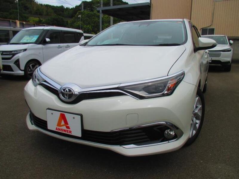 TOYOTA AURIS