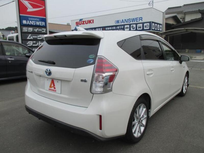 PRIUS ALPHA