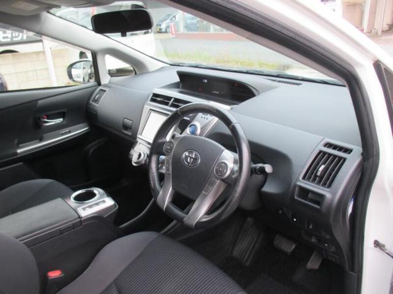 PRIUS ALPHA
