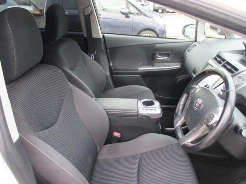 PRIUS ALPHA