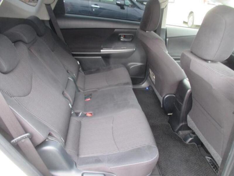 PRIUS ALPHA