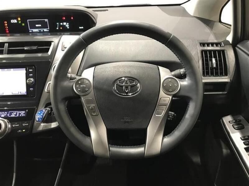 PRIUS ALPHA