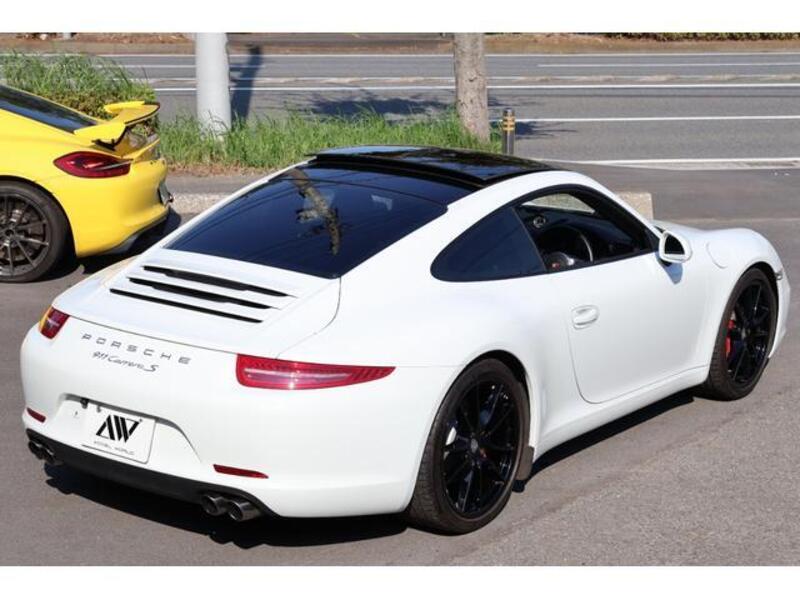 911