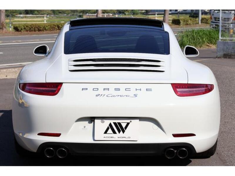 911