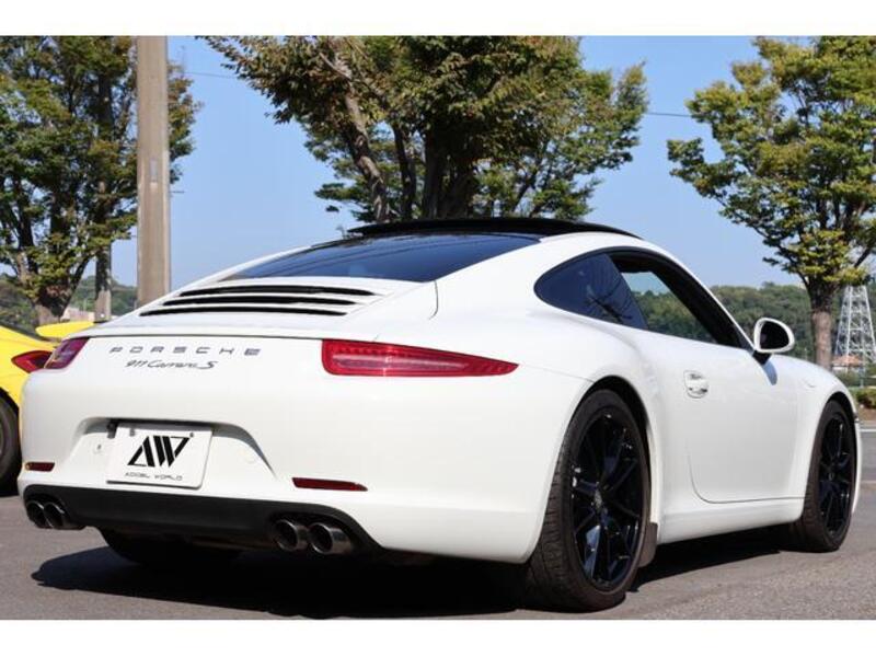 911