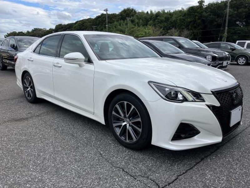 TOYOTA CROWN