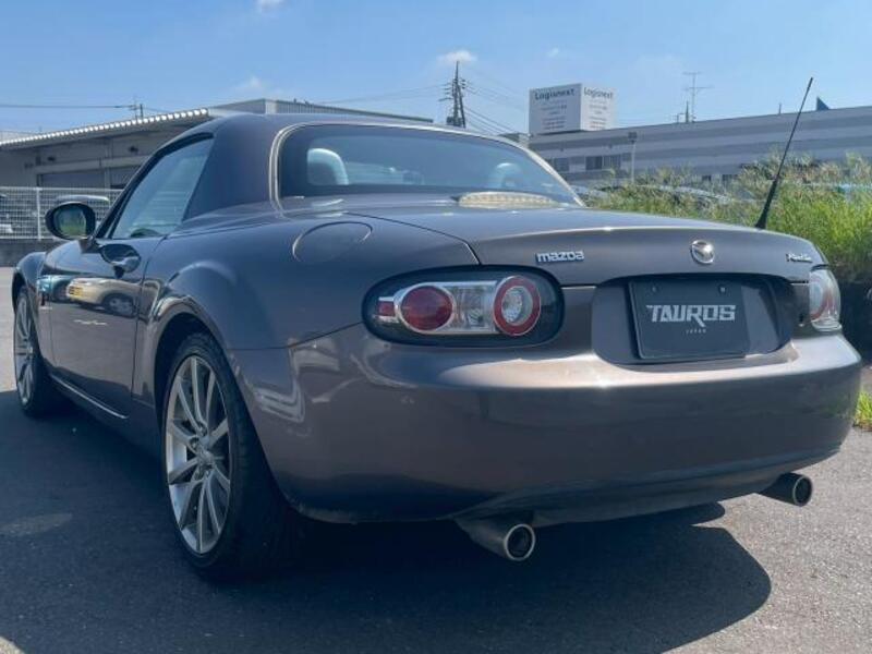 ROADSTER