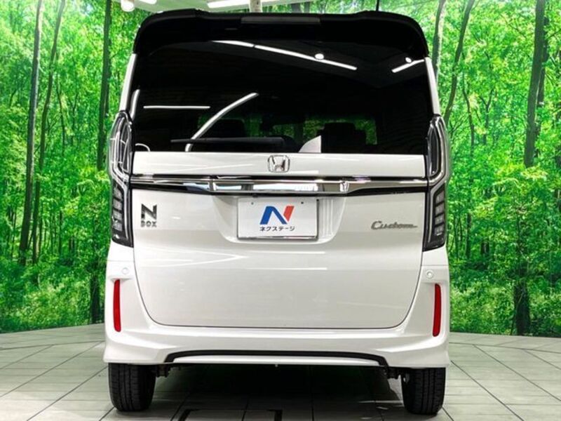 N BOX CUSTOM