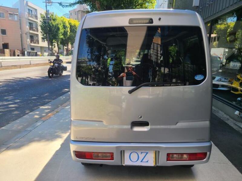 MINICAB VAN