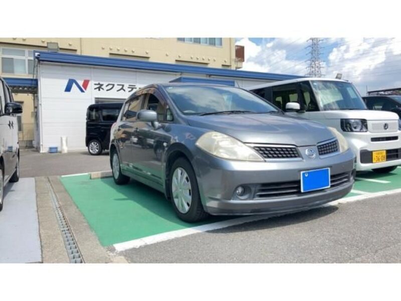 NISSAN TIIDA