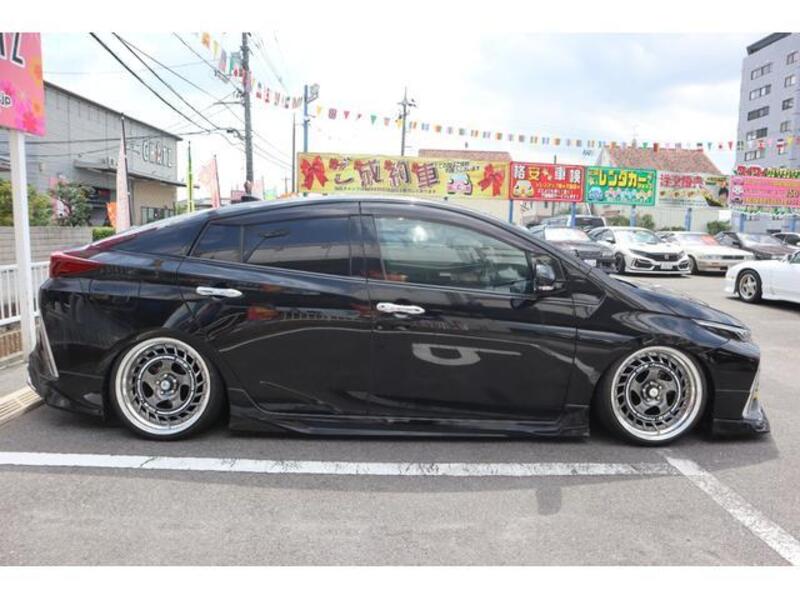 PRIUS PHV