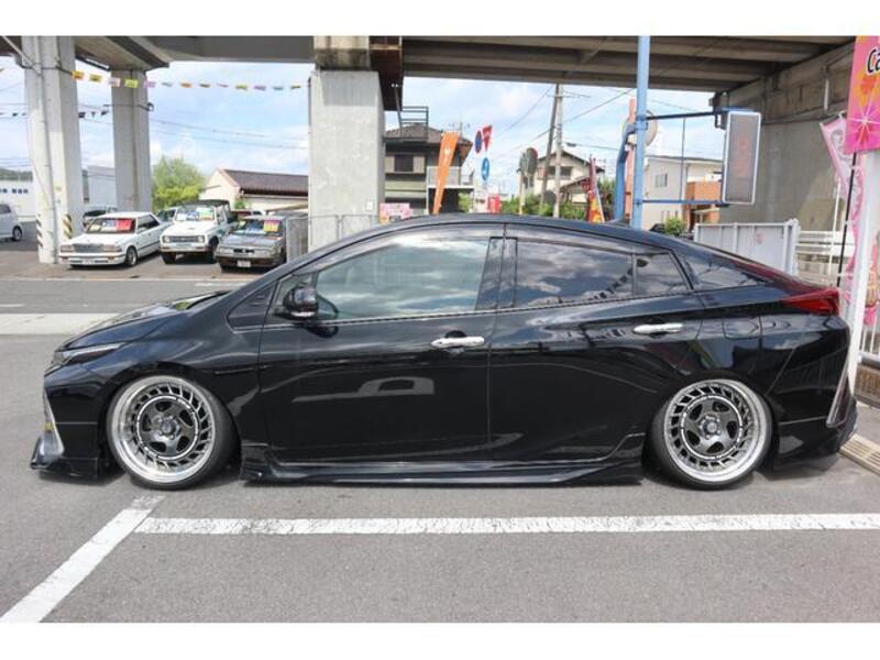 PRIUS PHV