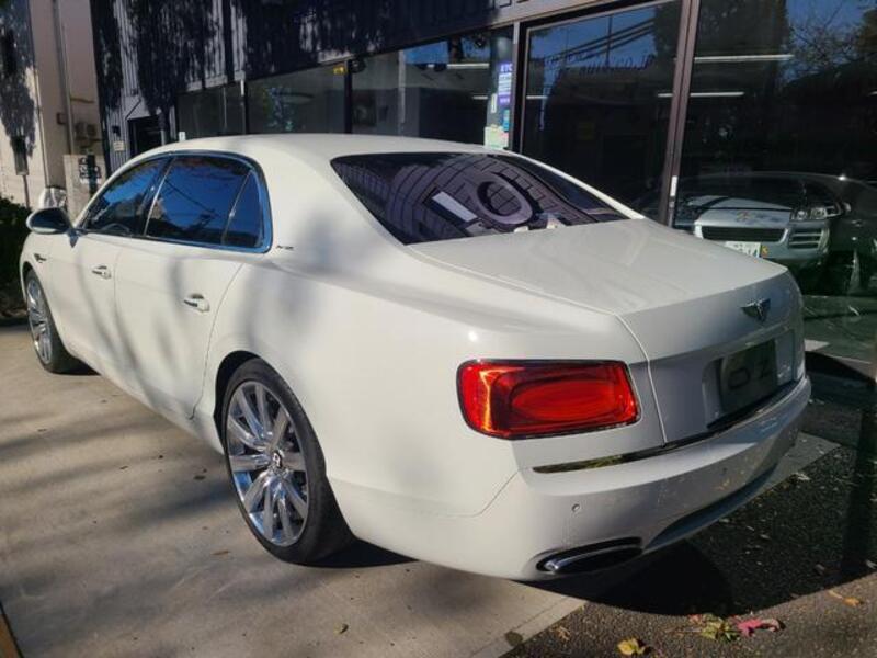 FLYING SPUR